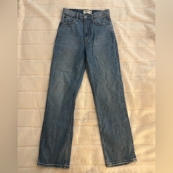 Abercrombie & Fitch The Ankle Straight Ultra High Rise Jeans - Picture 3 of 5